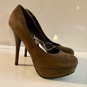 Mossimo Paisley Heel in Taupe - size 6